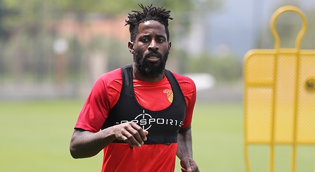 Göztepe’de Andre Poko’nun sözleşmesi feshedildi