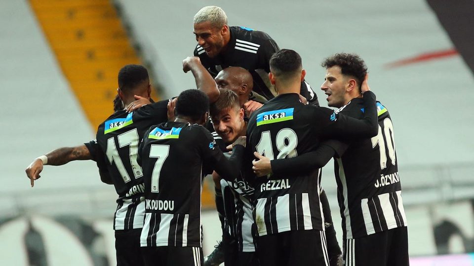 Beşiktaş kötü başladığı 2020 yılını mutlu bitirdi