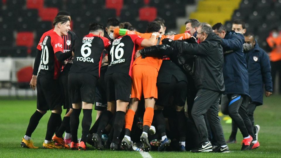 Gaziantep FK, İstanbul takımlarından 10 puan aldı