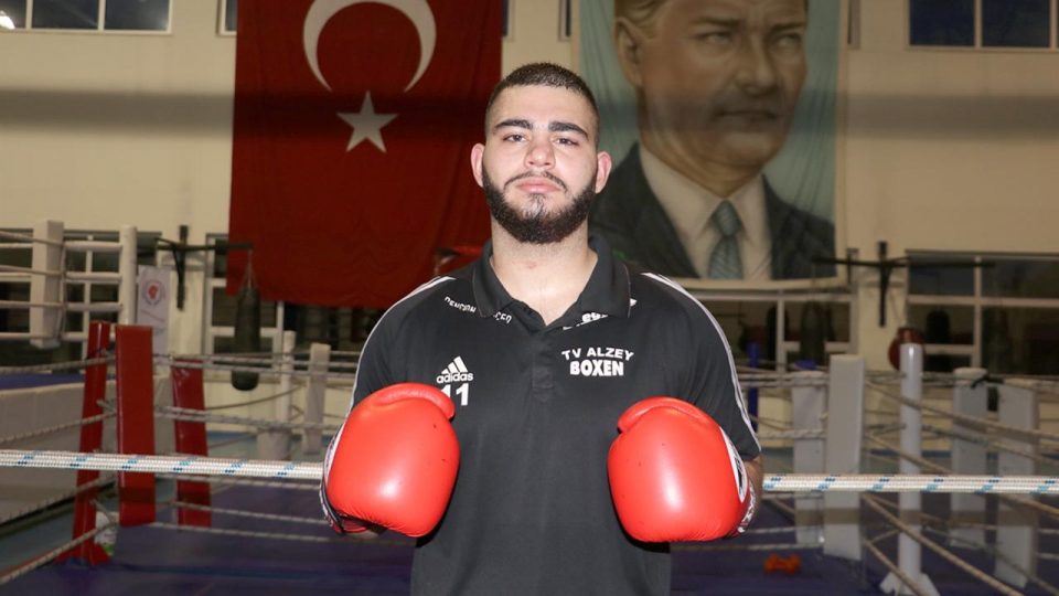 Gurbetçi boksör Türkiye için ringe çıkacak