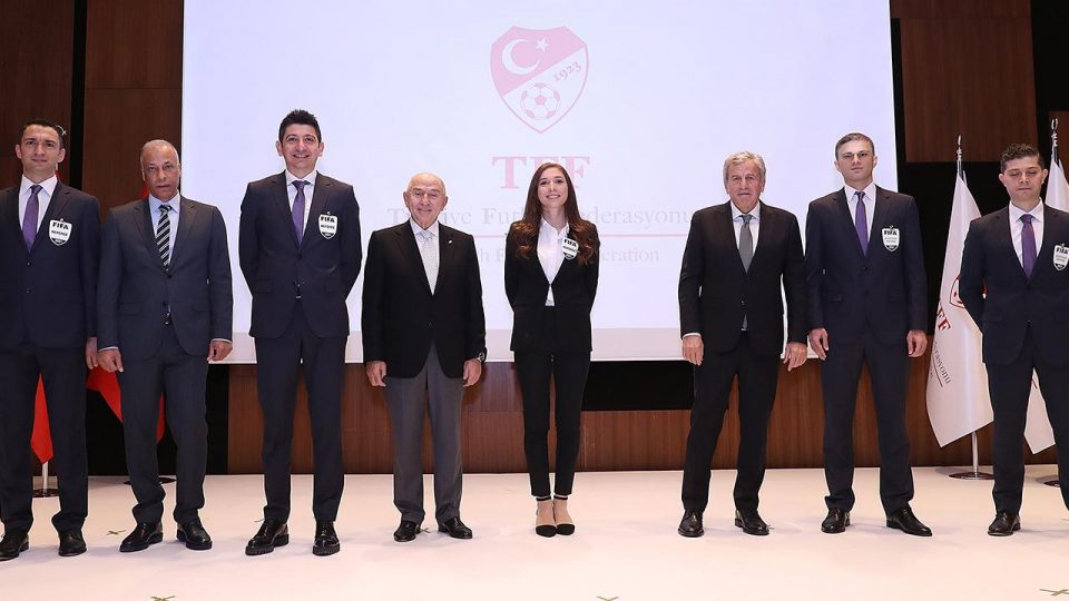 TFF hakemler için FIFA kokartı töreni düzenledi