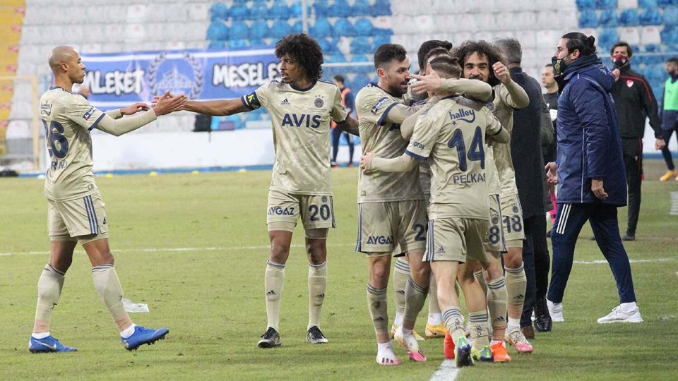 Fenerbahçe zirveye ortak oldu