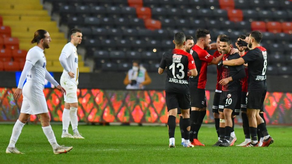 Gaziantep FK maç fazlasıyla liderlik koltuğuna oturdu