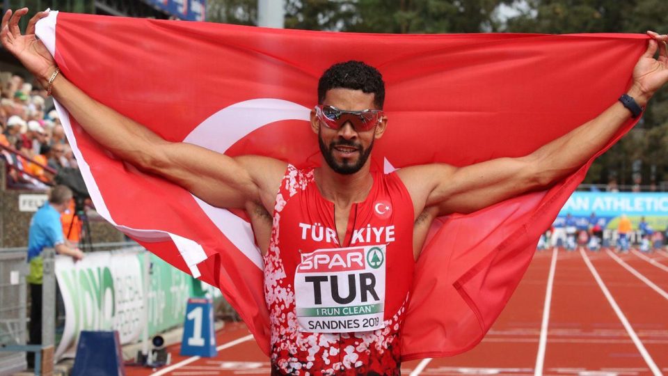 Milli atlet Yasmani Copello Çekya’da birinci oldu