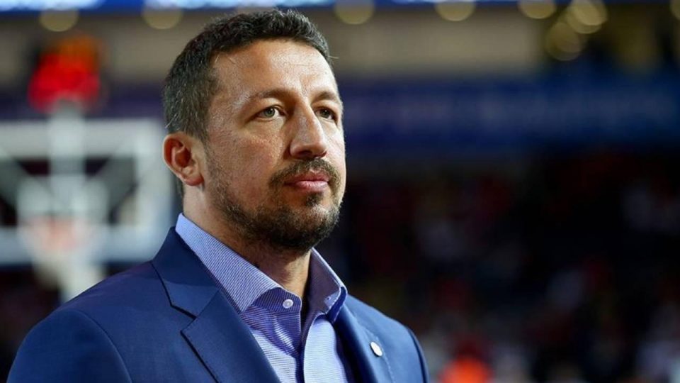 TBF Başkanı Hidayet Türkoğlu, Anadolu Efes’i kutladı