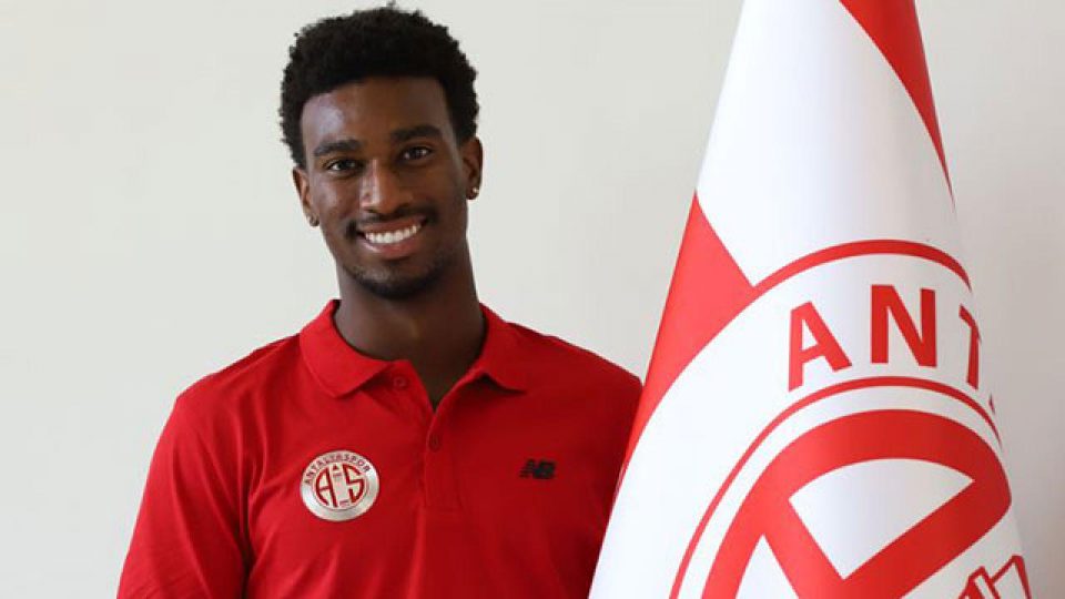 Antalyaspor, ABD’li futbolcu Haji Wright’ı kadrosuna kattı