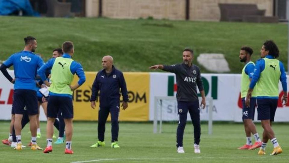 Fenerbahçe yabancı sayısını azaltmak istiyor