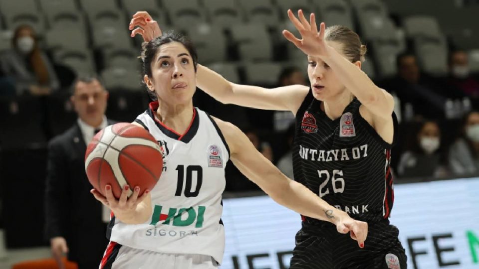 Beşiktaş sahasında farklı kazandı