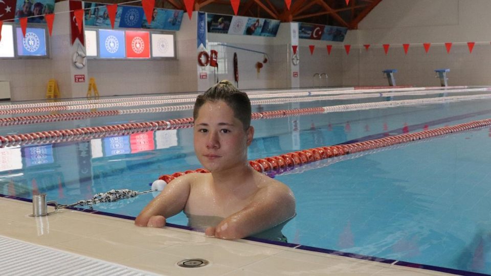 Bedensel engelli yüzücü Muhammet Enes Sarı’nın hedefi milli takım