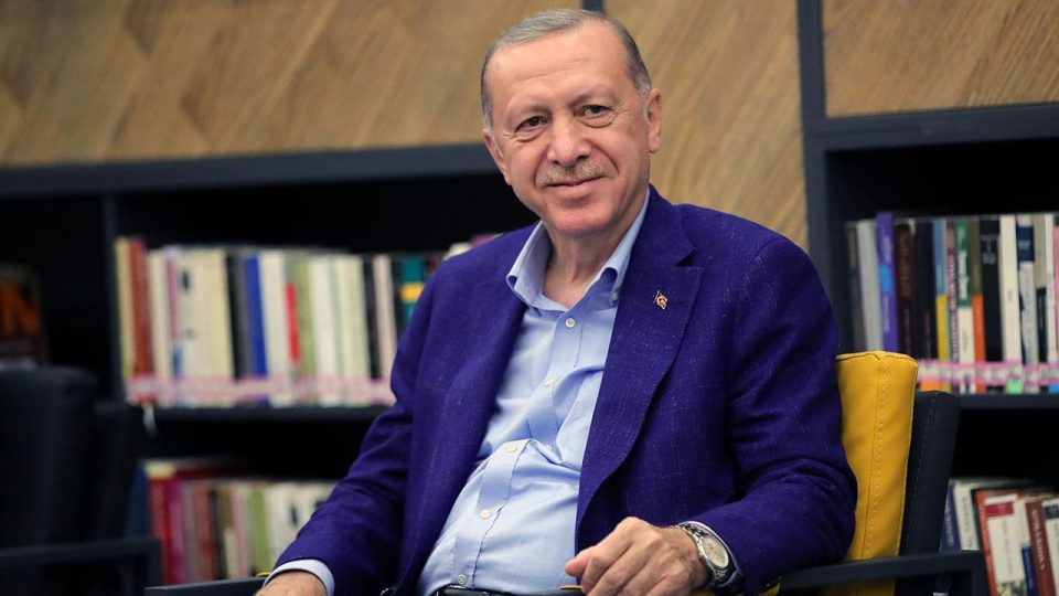 Cumhurbaşkanı Erdoğan milli sporcuları kutladı